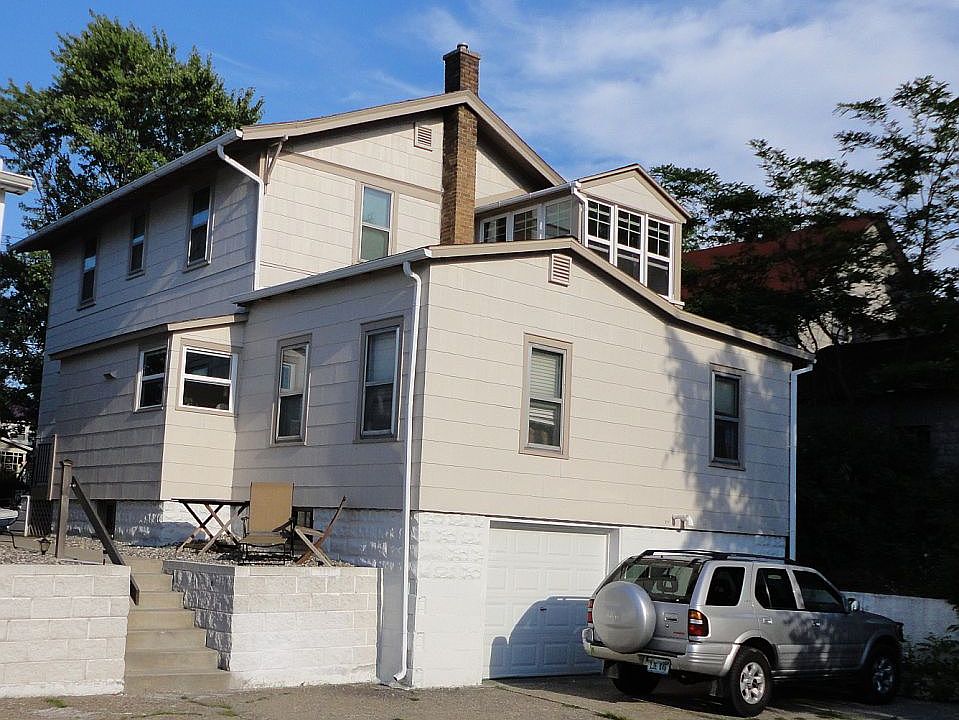 2nd image of 403 Leggat St #405