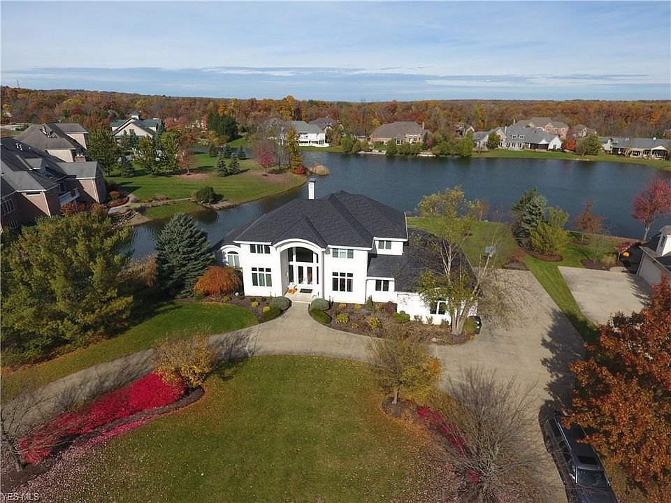 1st image of 3377 Robert Burns Dr