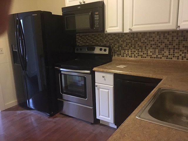 2nd image of 189 Monroe Tpke