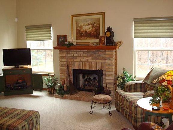 4th image of 4256 Woodstream Dr
