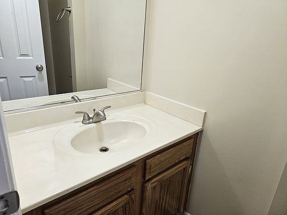 306 Bailey Run Lane half bathroom_12082025