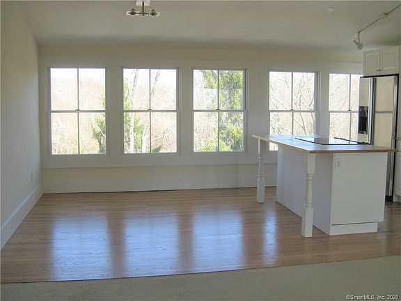 4th image of 7 Hillcrest Dr Unit 10