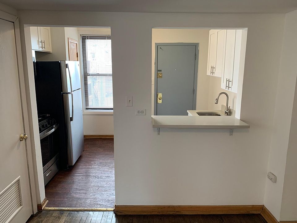 1st image of 1361 W Sunnyside Ave #1
