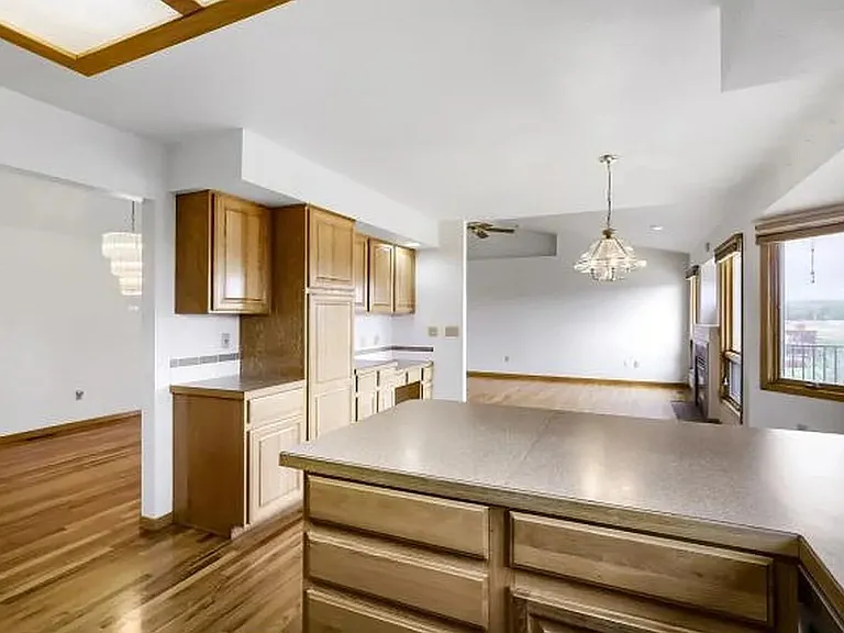 557 Trailwood Cir — Photo 7