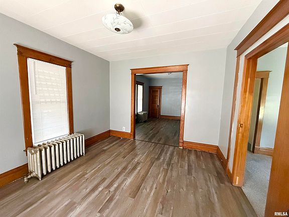 2nd image of 717 W Macqueen Ave