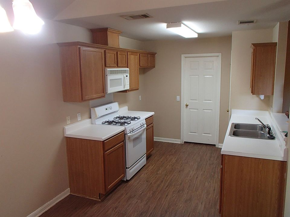 1st image of 208 Juniper Dr