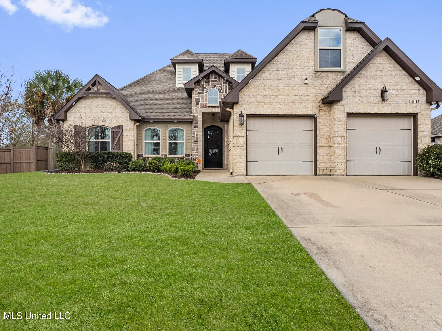 4 bed, 3.5 bath, 2846 sqft, $3,495 — Photo 1