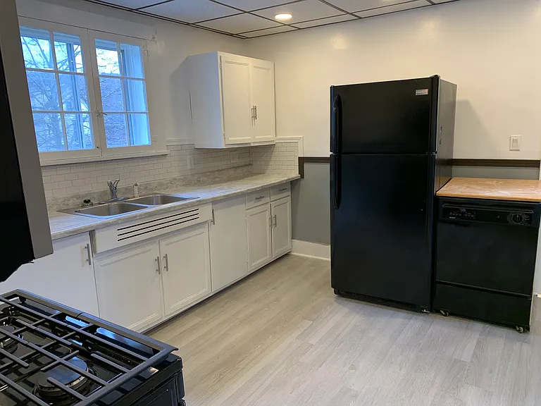 23 Hakes Ave #201 — Photo 5