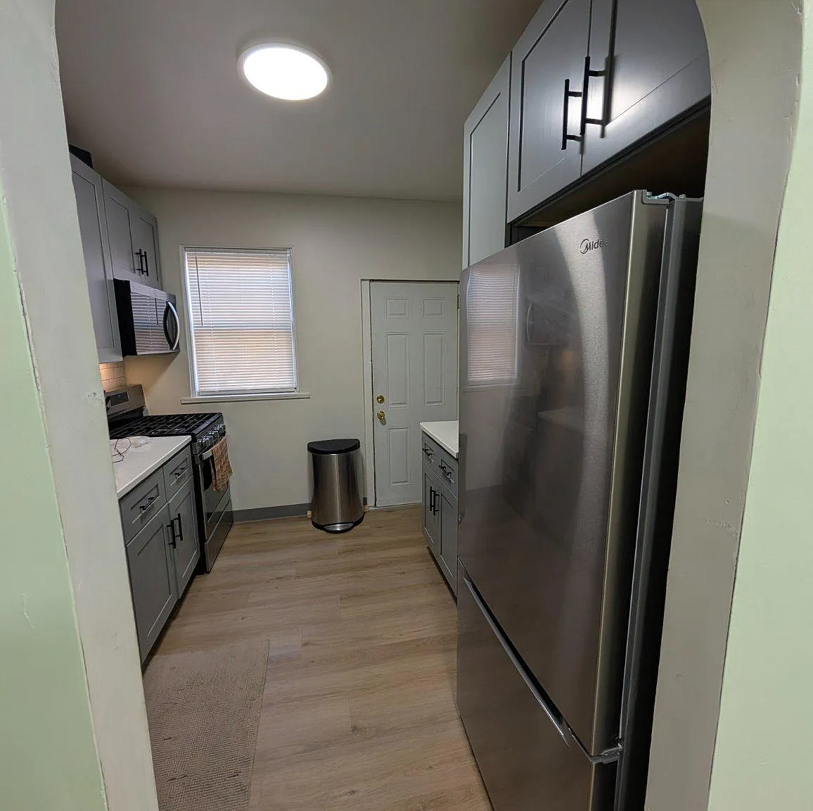 3 bed, 1.5 bath, 1090 sqft, $1,850 — Photo 4