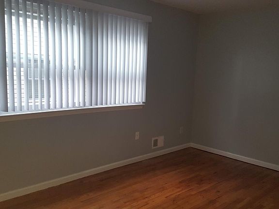 4th image of 8 Norwich St #4