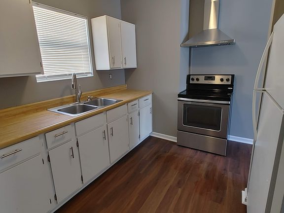 4th image of 316 E Emerald Ave