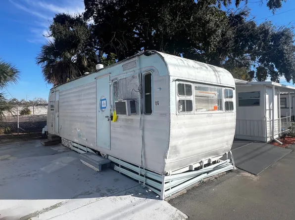 616 W Cortez Rd #L06, Bradenton, FL 34207