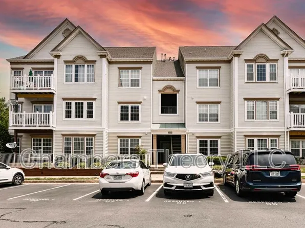 21850 Locomotive Ter Unit 100, Sterling, VA 20166