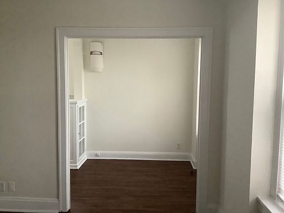 3rd image of 900 Summit Ave S #401