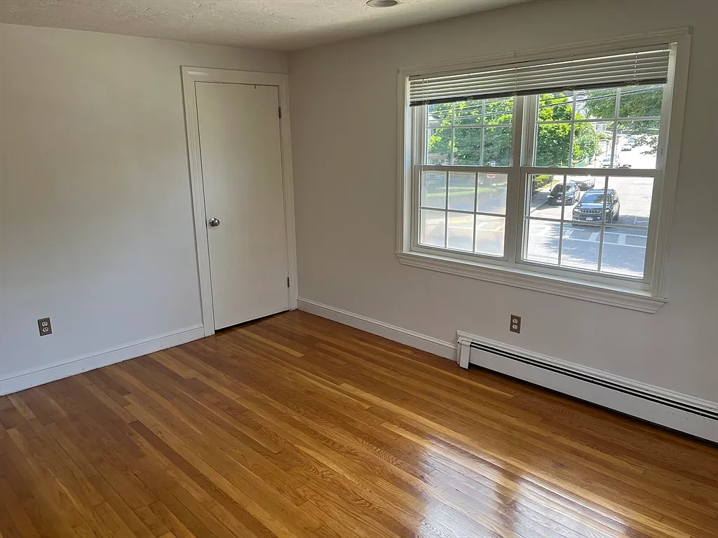 1 bed, 1.0 bath, 650 sqft, $2,375 — Photo 4