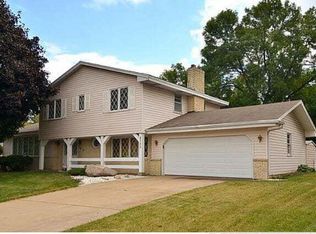 4733 W 98th St, Minneapolis, MN 55437