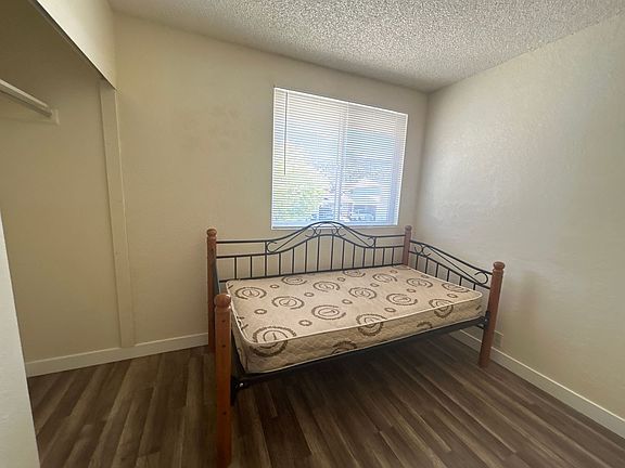 2nd image of 354 Pinecone Dr Room 6