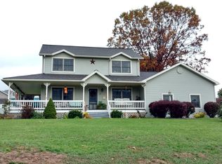 27 Mountain View Dr, Jersey Shore, PA 17740