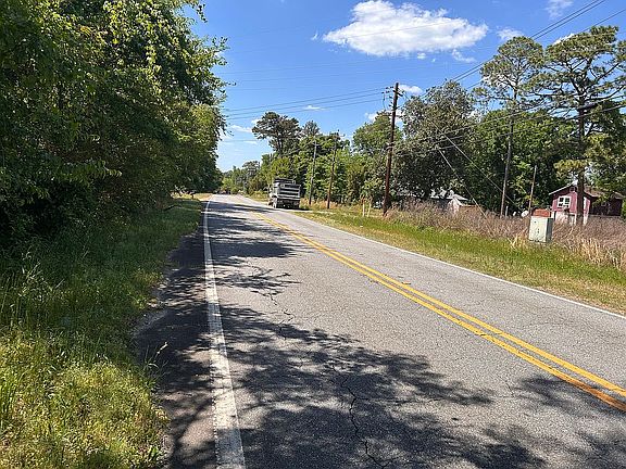 4th image of 1034 Riggins Mill Rd