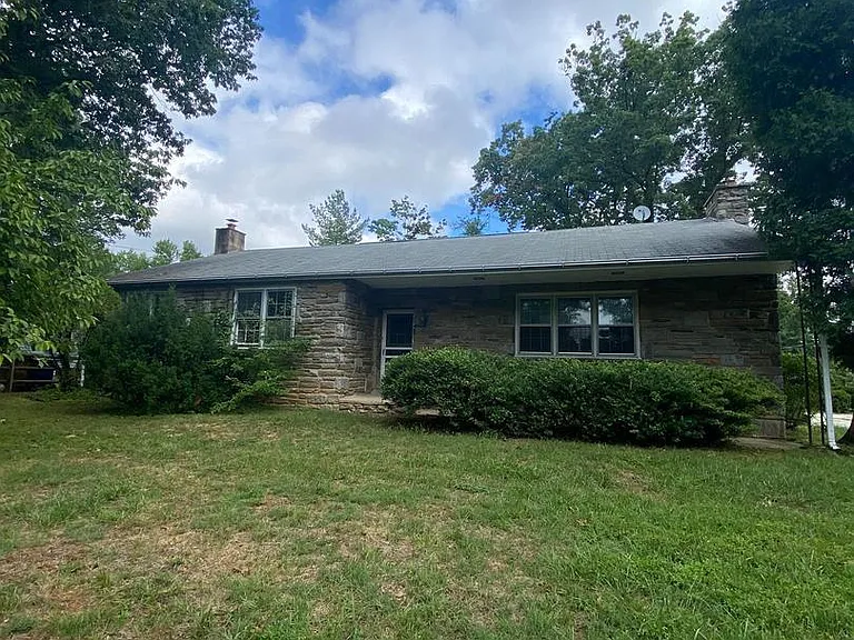 1002 Windsor Ave — Photo 1