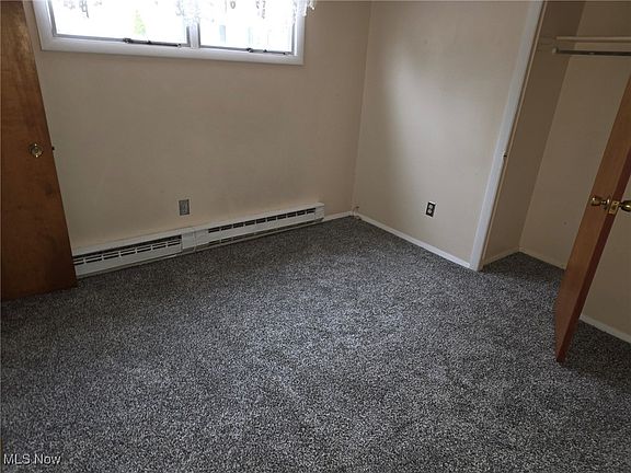 5th image of 216 Kraft St
