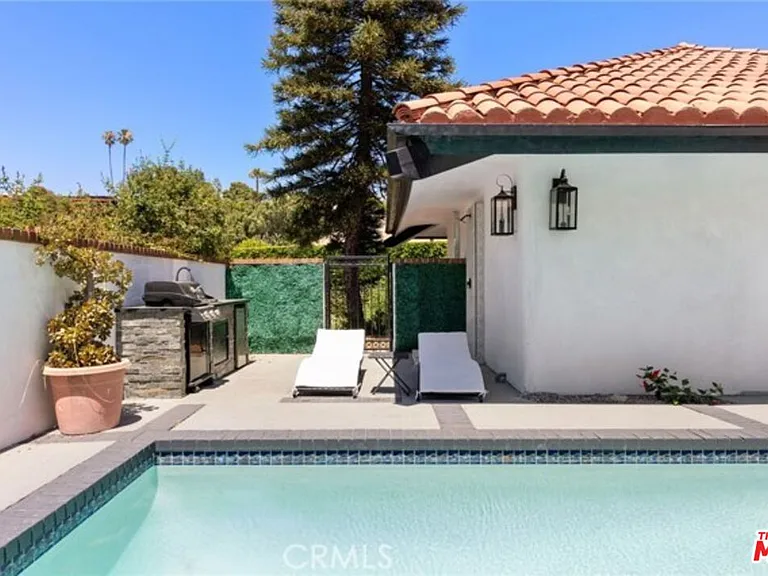 2199 Summitridge Dr — Photo 45