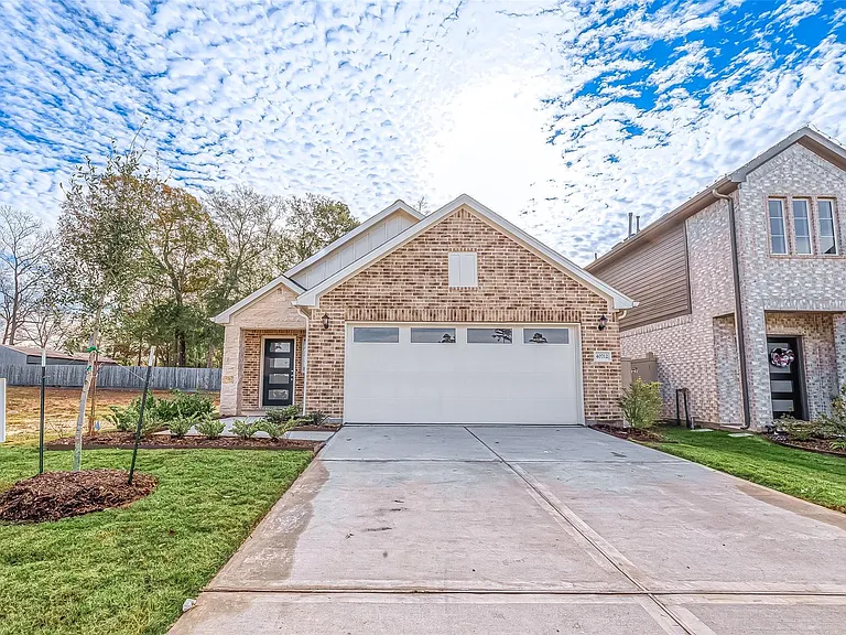 40712 Guillemont Ln — Photo 1