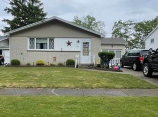 348 Summit Ave, West Seneca, NY 14224