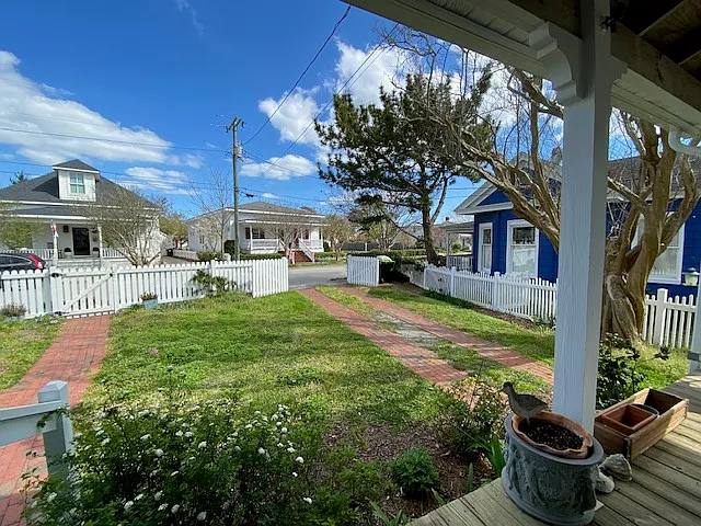 217 Gordon St — Photo 22