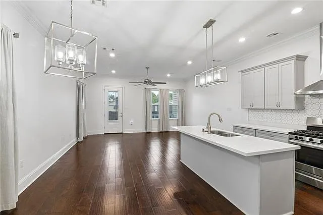 2812 Andover St — Photo 4