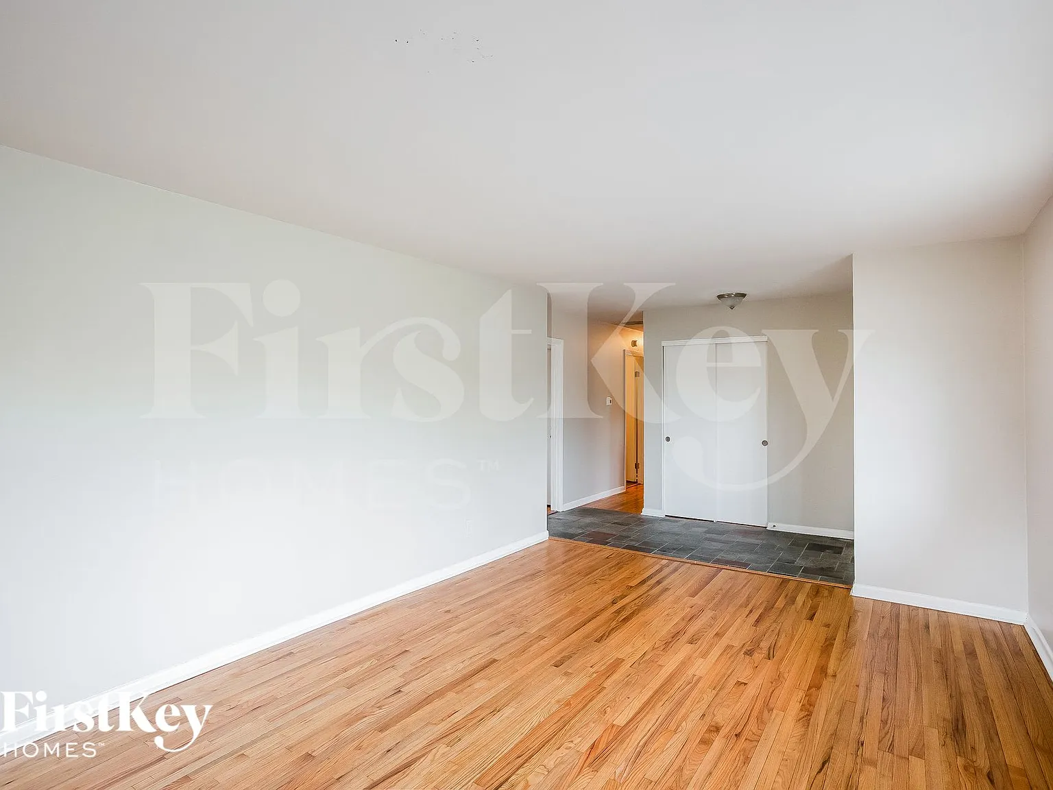 3 bed, 2.0 bath, 1522 sqft, $1,800 — Photo 3