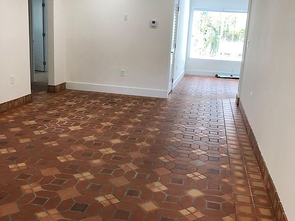2nd image of 118 Sidonia Ave APT 1