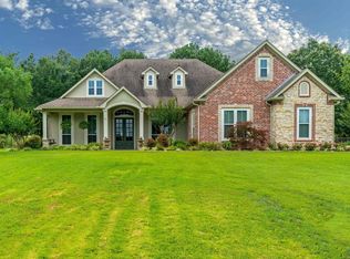 595 Honeysuckle Ln, Longview, TX 75605