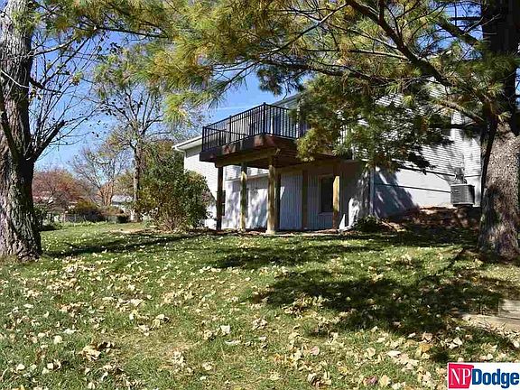 4th image of 15225 Douglas Cir