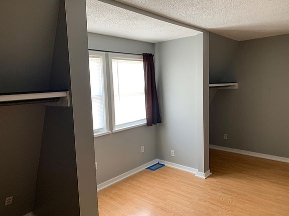 5th image of 6075 Merri Oaks Dr #B