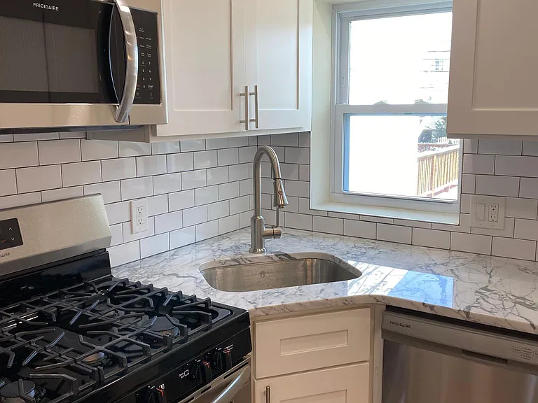 536 Saude Ave — Photo 5