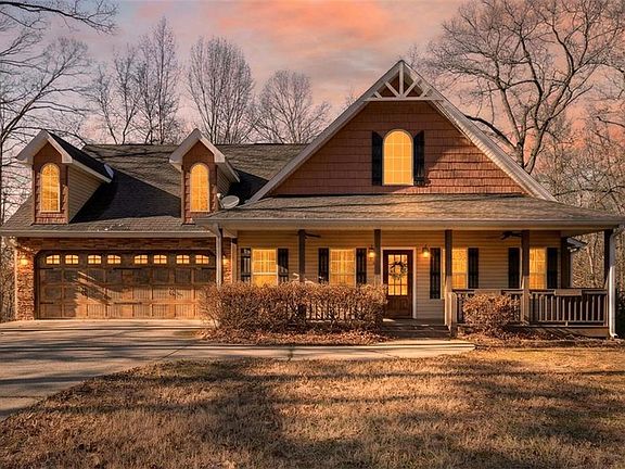 3rd image of 90 Azalea Ct