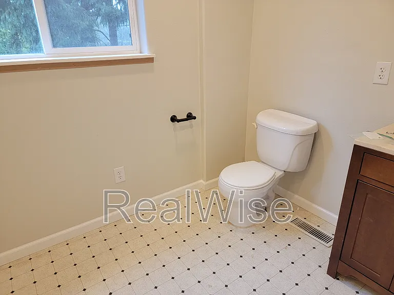 344 W Selmar Ct — Photo 19