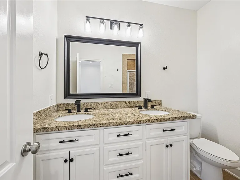 5402 Jonathan Ln — Photo 17