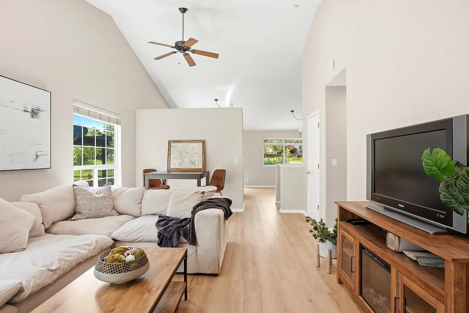 3 bed, 2191 sqft, $3,500 — Photo 2