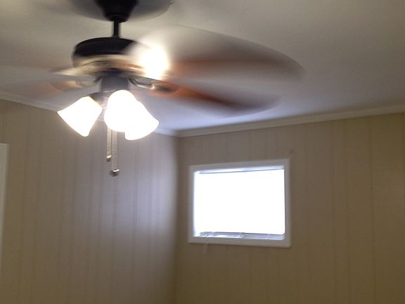 4th image of 220 Old Oak Cir