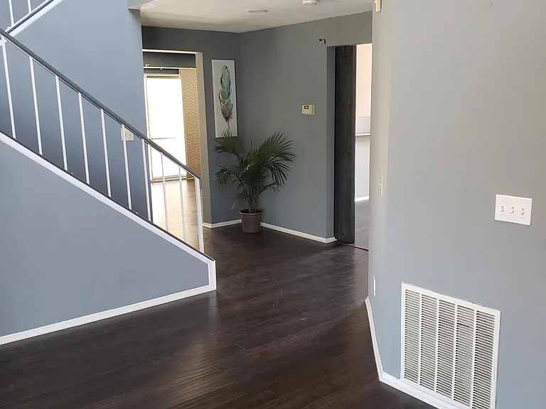 267 Clearwood Ave — Photo 5
