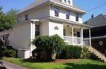 2nd image of 1516 Henry Ave