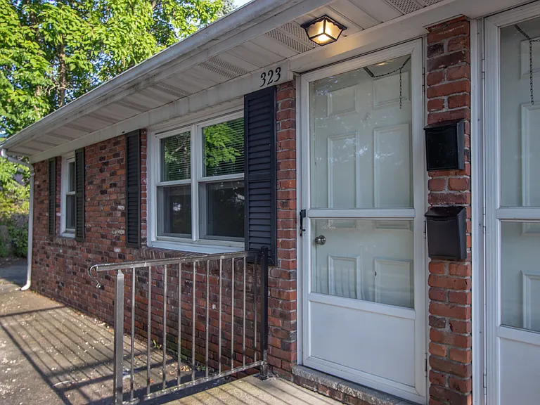 323 Montcalm St #L — Photo 2