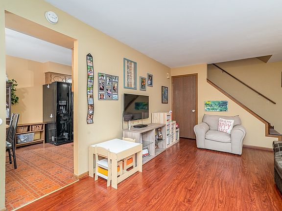 5th image of 9064 Archer Ave Unit B