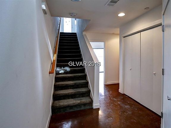 3rd image of 2006 Lewis Ave