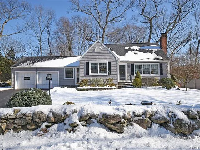 12 Deerwood Ct photo 1