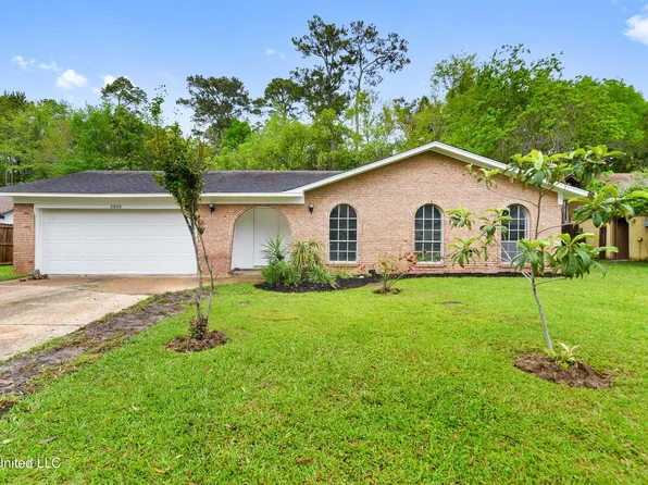 2820 Lawnwood Dr, Ocean Springs, MS 39564
