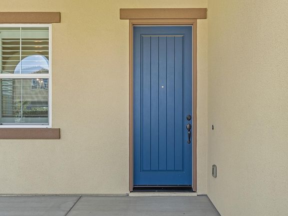 3rd image of 479 Palisade Dr