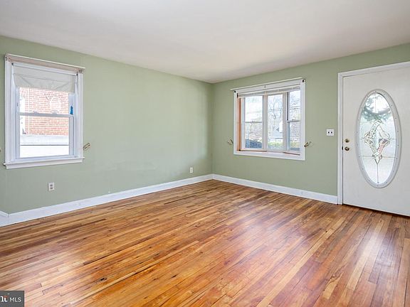 5th image of 8546 Oakleigh Rd